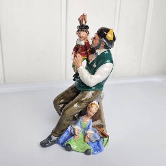 Puppetmaker HN2253 – Royal Doulton Figurine - Picture 2 of 9